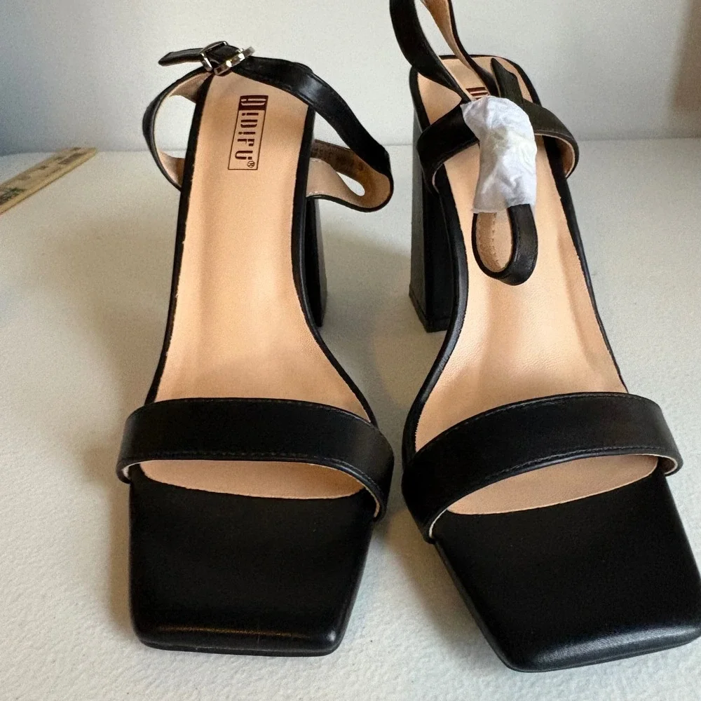IDIFU Women Black Square Toe Ankle Strap Block‎ Heels Sandals Size 7.5